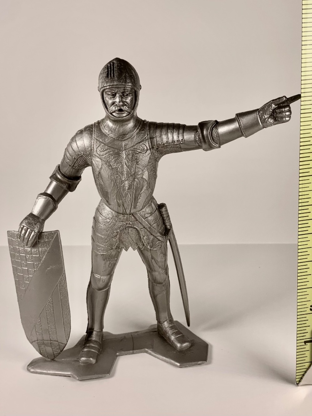 Vintage 1964 Marx Silver Knight Figure 6" Plastic Toy Soldier